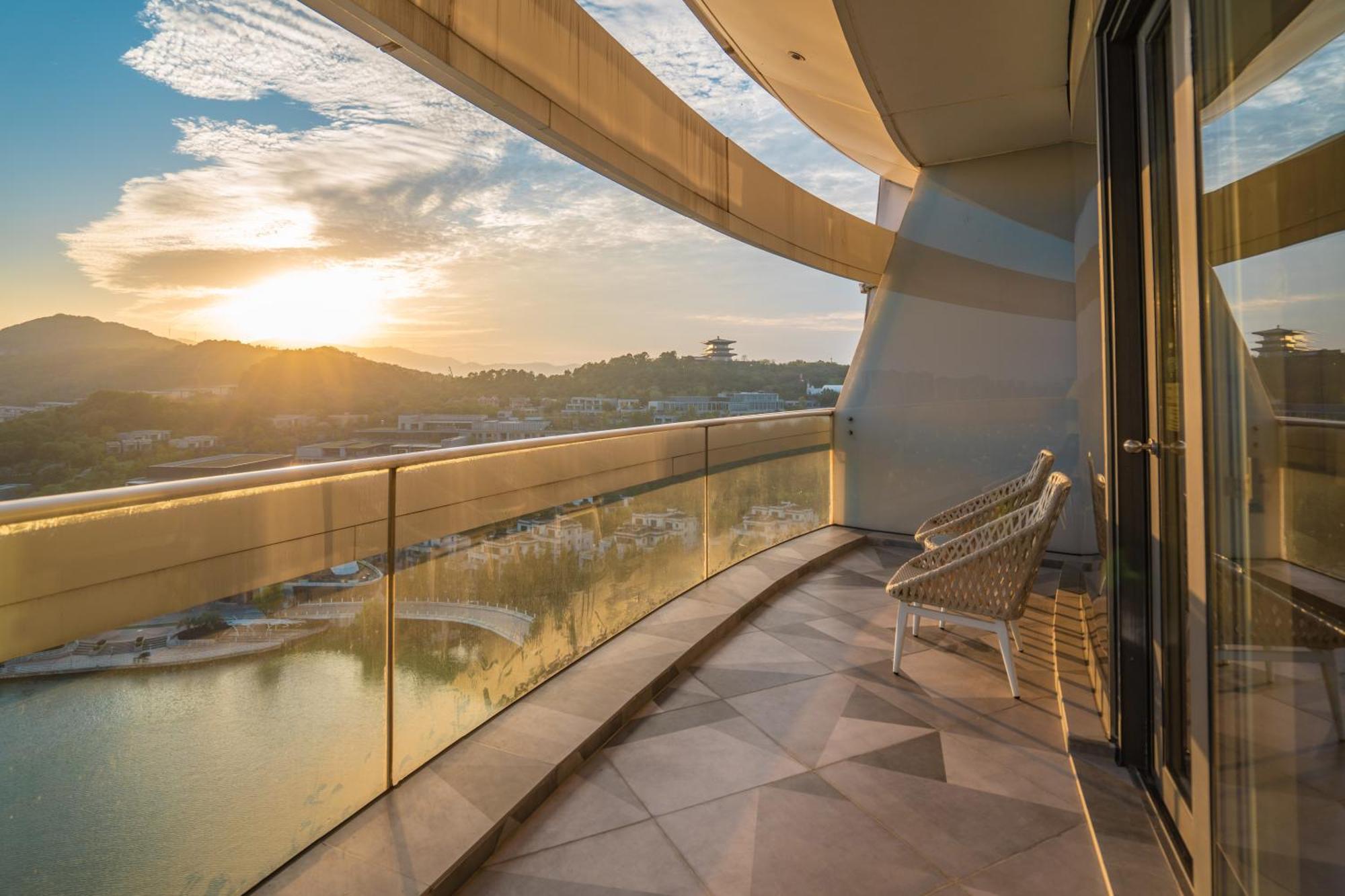 Sheraton Huzhou Taihu Lake Hot Spring Resort & Spa Екстериор снимка